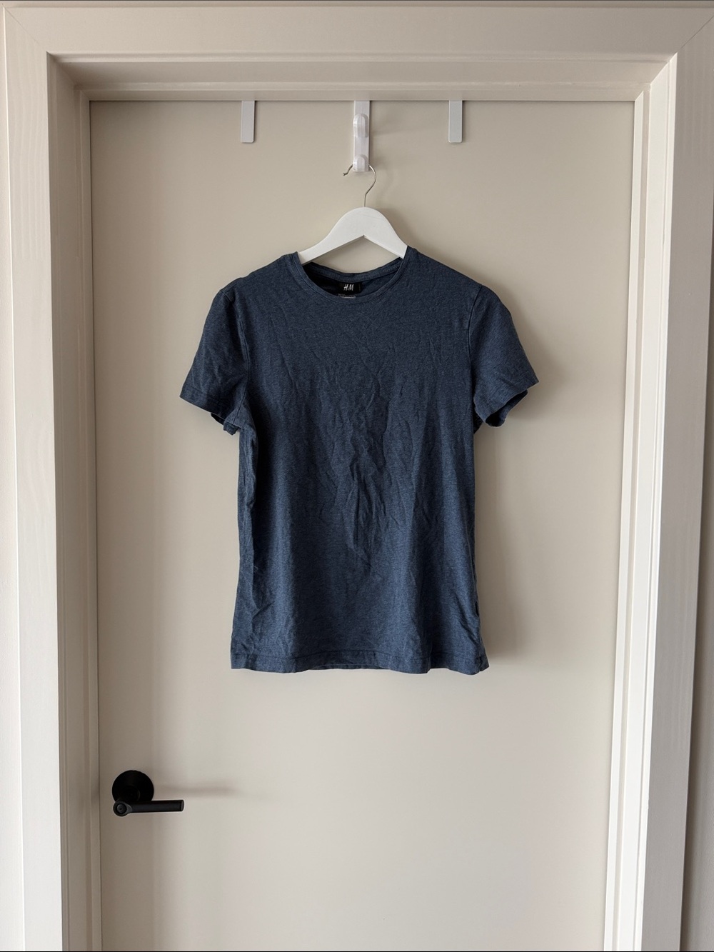 H&M Men's short sleeve crewneck tshirt